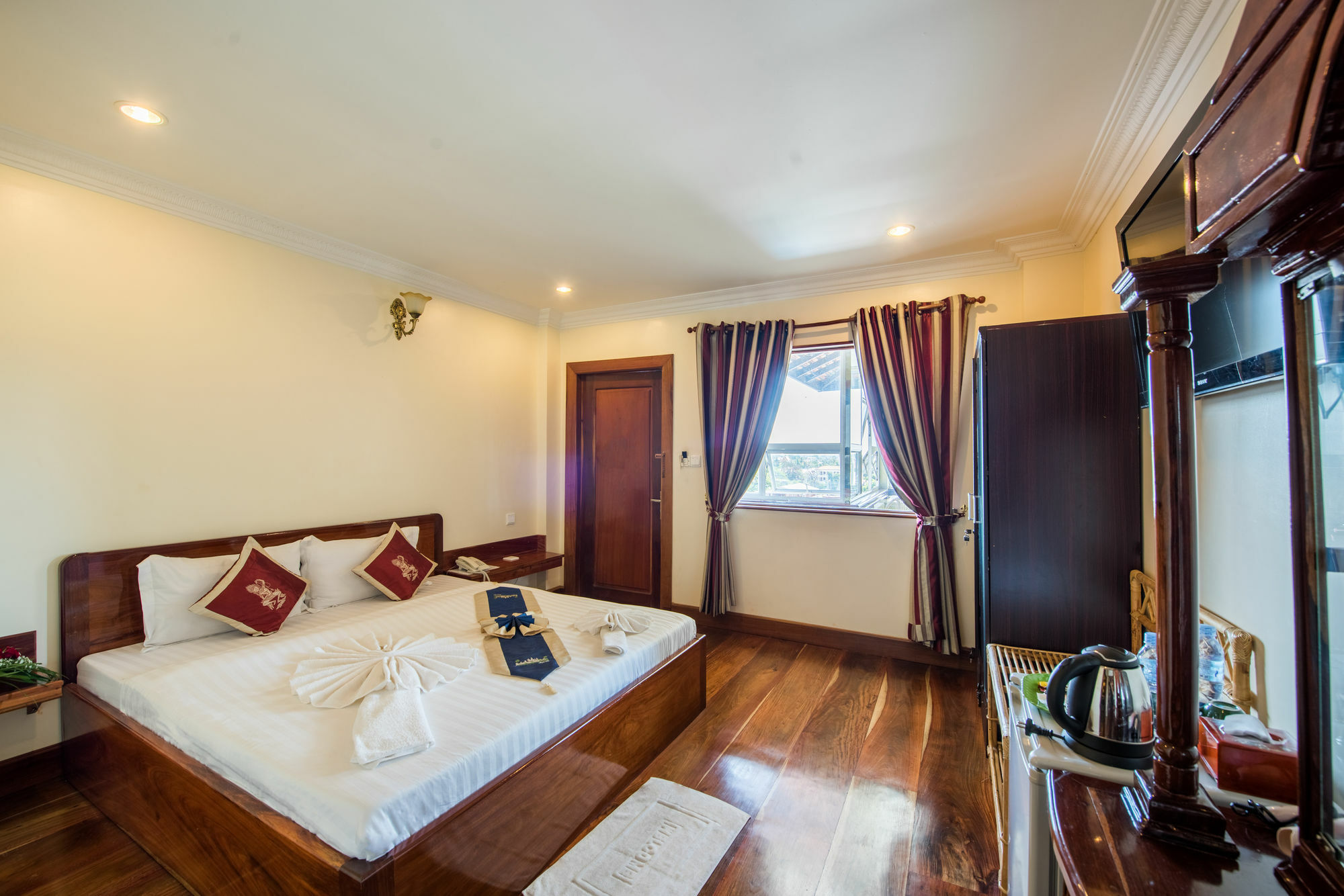 Seng Hout Hotel Battambang Exterior foto